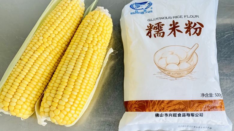 鲜玉米粑粑,准备食材。