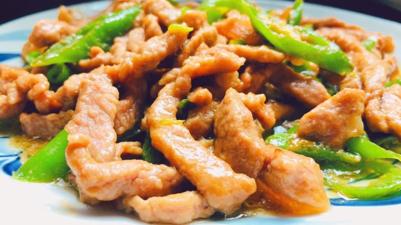多做一步,牛柳又滑又嫩,味美多汁的青椒牛柳,牛柳味美多汁,来试试吧。