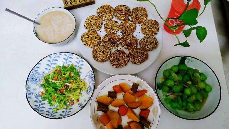 南瓜糯米蜂蜜芝麻小饼,铛铛挡~开吃了。