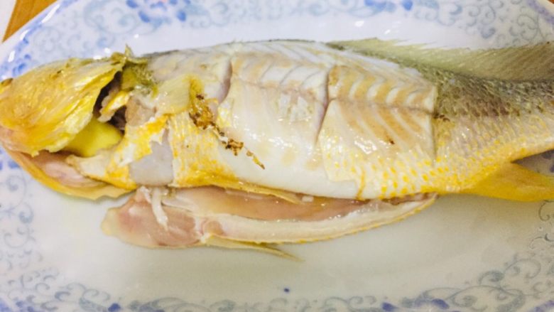 彩椒鲈鱼,盛出备用(原谅我的鱼皮没了)