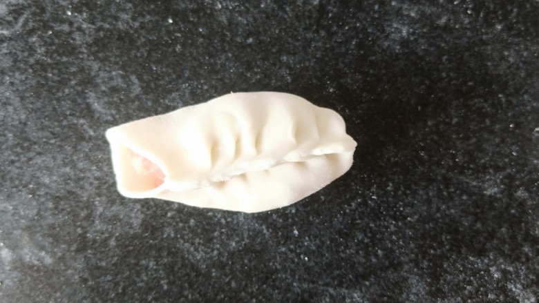 玉米秋叶煎饺,包成秋叶的形状