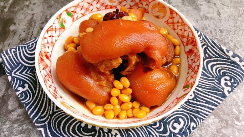 黄豆焖猪蹄,软糯入味,好吃极了
