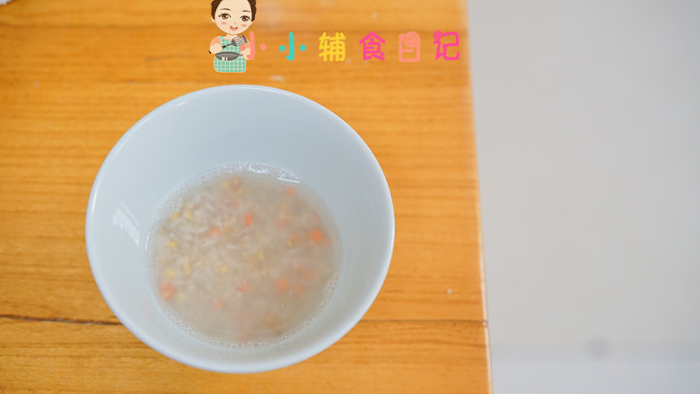 12个月以上辅食香肠紫菜饭团,将米洗干净加入140g水,水太多会很软,一起称重就是200g