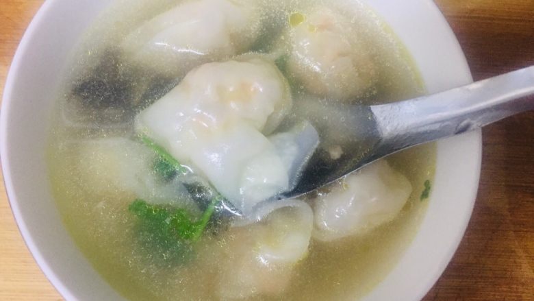 元气馄饨,看,汤汁饱满