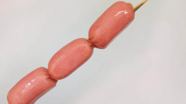 美味关东煮,小<a style='color:red;display:inline-block;' href='/shicai/ 6913'>烤肠</a>3个一串穿起来