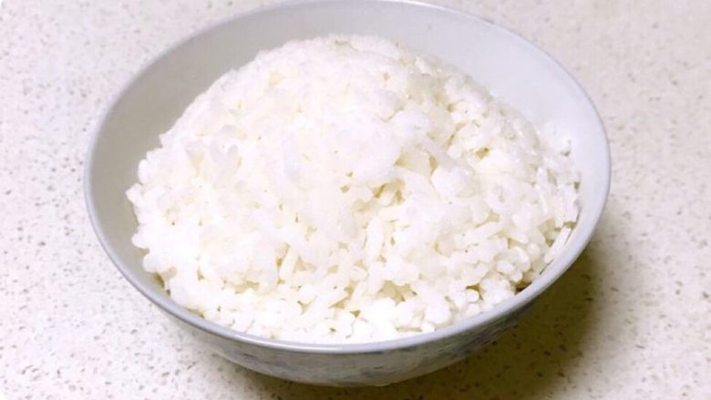 彩椒盅,热米饭1小碗