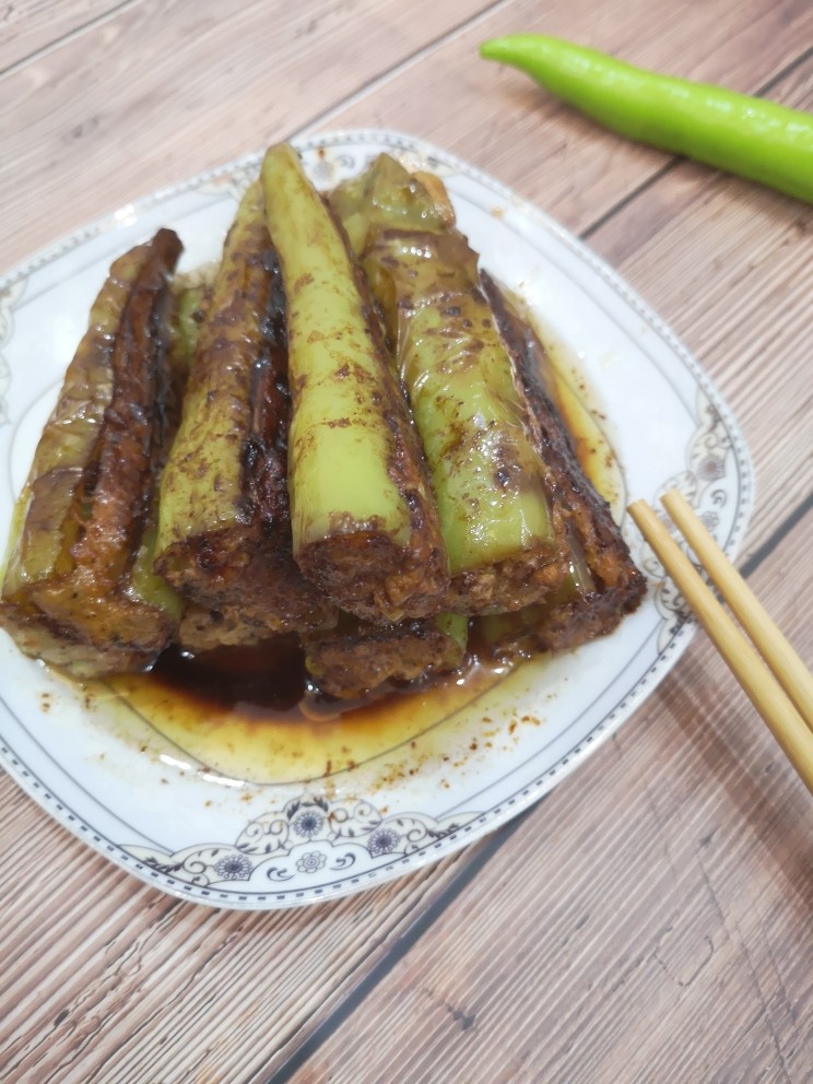 青椒酿肉,收汁以后锅里的汤汁是没有多少水份的