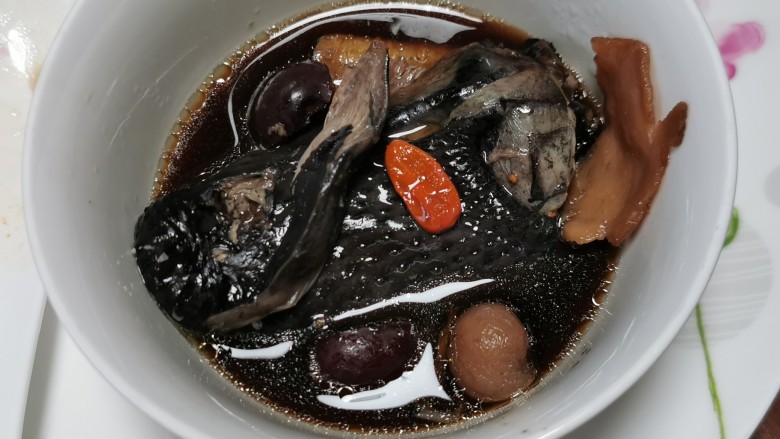 客家娘酒乌鸡汤-补血养颜,炖汤一定要带着温度喝哦(≧∇≦)/