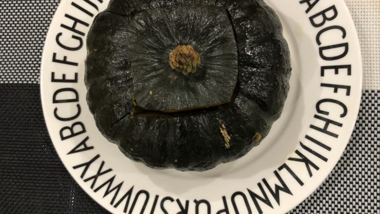 排骨南瓜盅,蒸好出锅摆盘