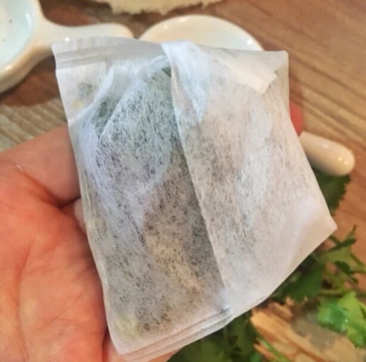 番茄炖牛腩,包好后成这样,放入锅中