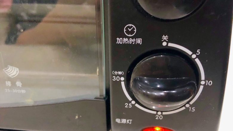 宝宝虾饼,烤箱预热100度,时间30分钟