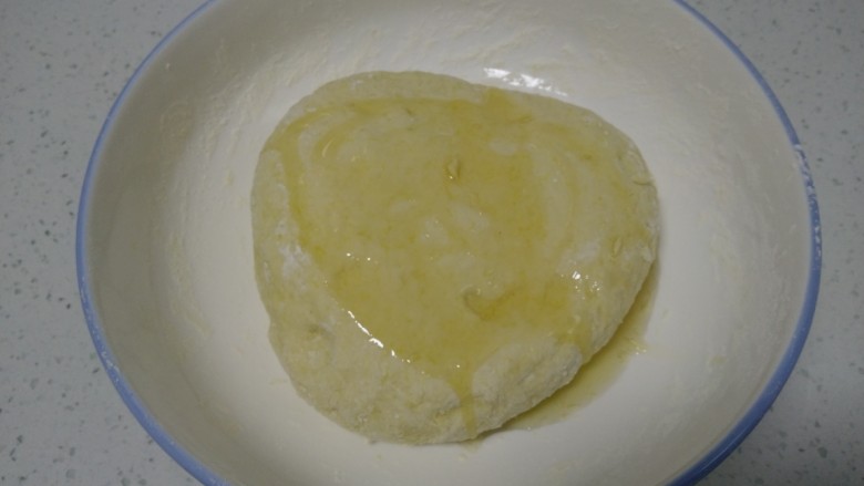 南瓜小🐷红糖、糯米、红豆包,活成光滑的面团,加入食用油