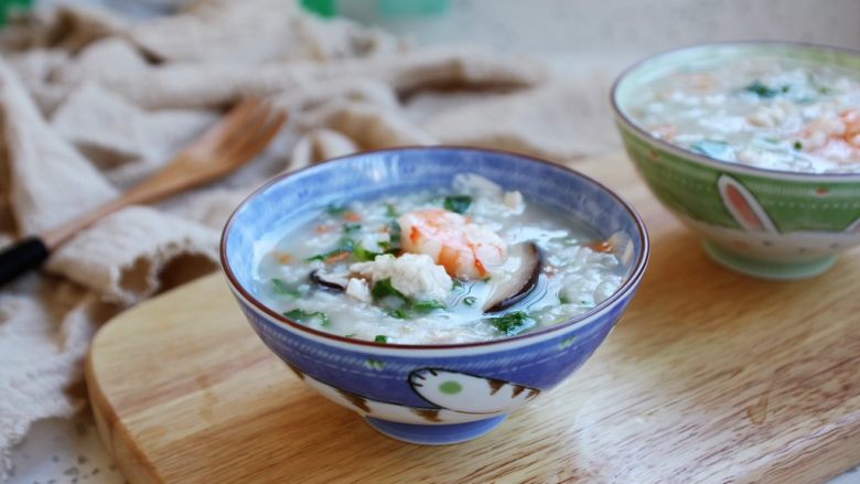 鸡蓉虾仁香菇粥,成品图。