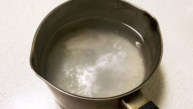 健脾养胃粥,加入开水,水量与大米的比例7:1