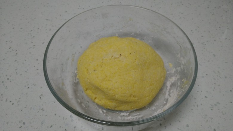 玉米面豆沙包,活成光滑的面团
