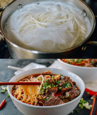 麻辣牛肉面,小火炖一个半小时后完成,同时面条煮熟捞出,将炖好的汤汁倒入即可。