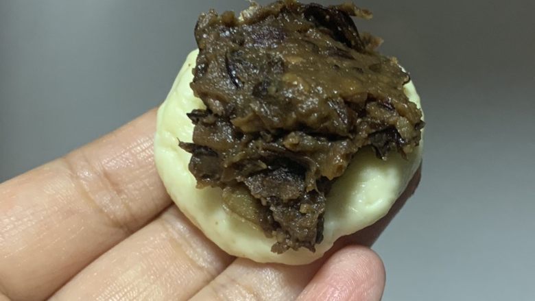 小黑包,放馅