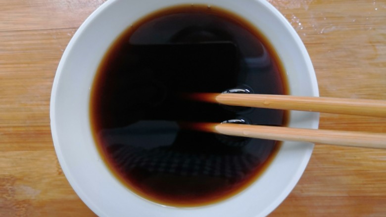 糖醋白萝卜,用筷子搅拌均匀,放凉备用