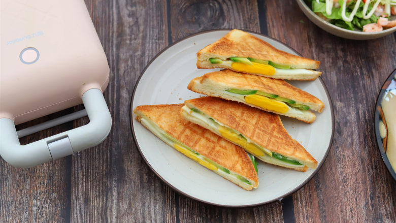 牛油果鸡蛋三明治,成品