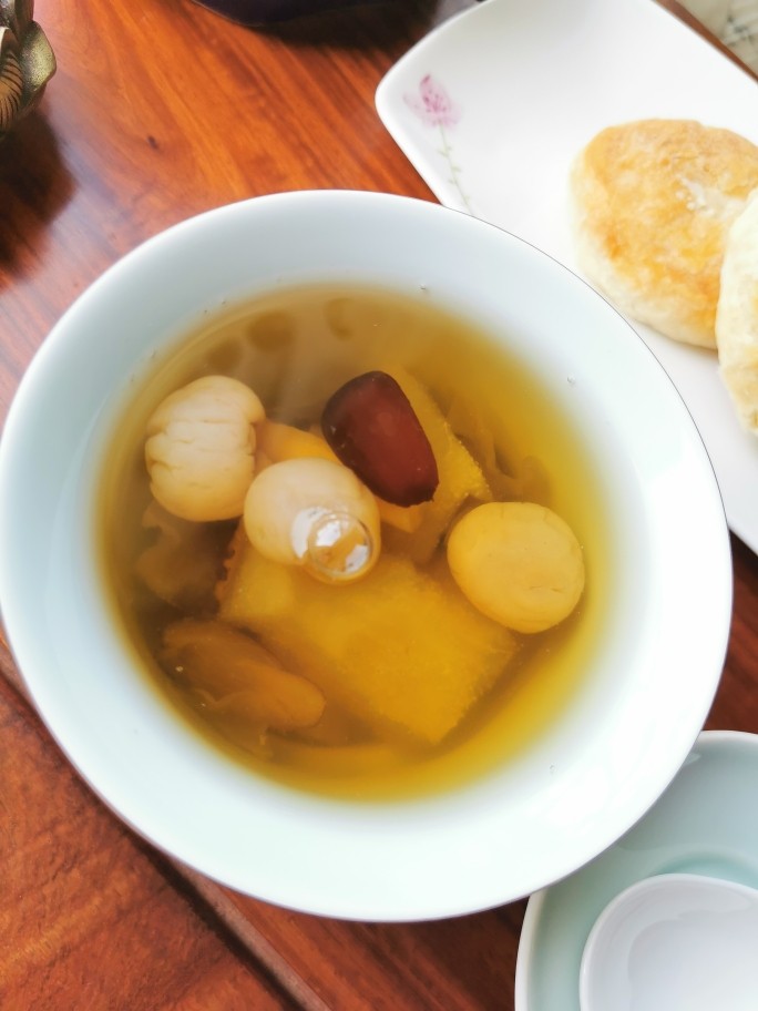 补气养血滋润雪梨茶