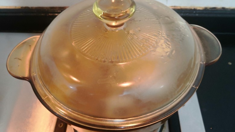 龙头鱼三鲜汤,煮开后,小火煮3分钟