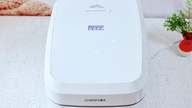 黎麦紫甘蓝时蔬饭团,盖上锅盖子,启动脱糖饭模式。