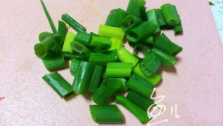 冬瓜炒虾仁,<a style='color:red;display:inline-block;' href='/shicai/ 3232'>香葱</a>切段