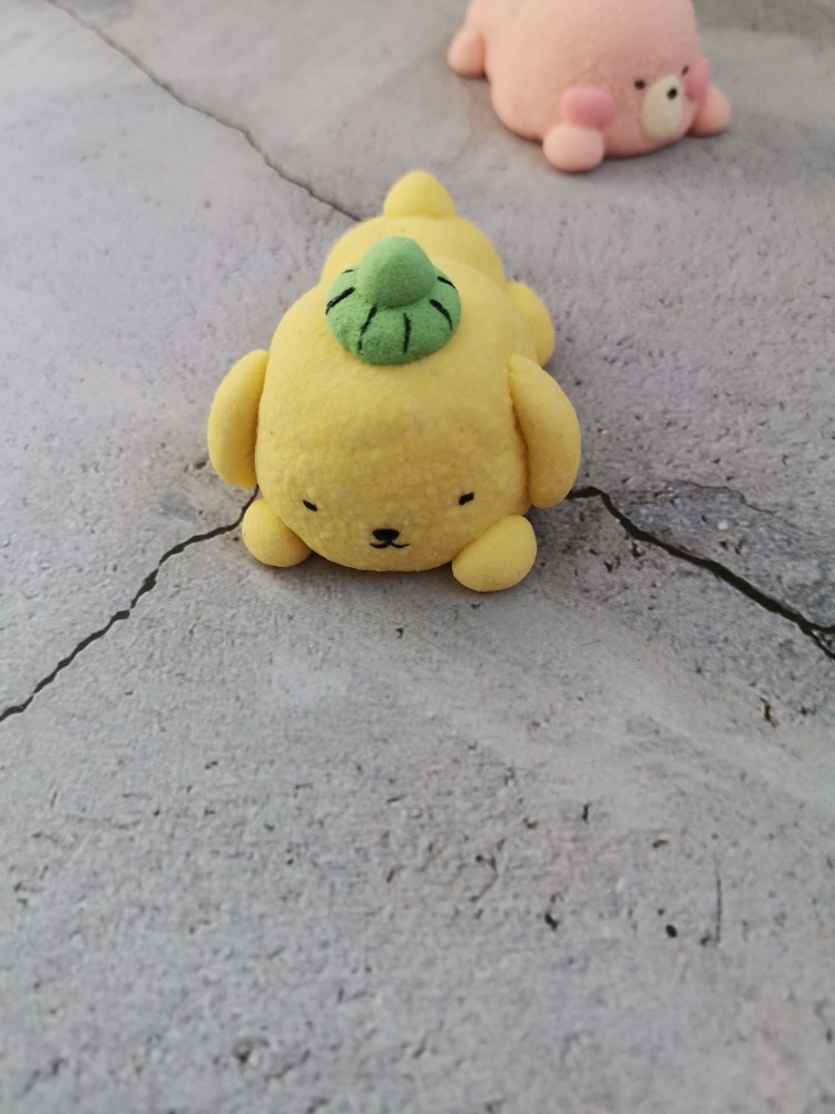 卡通凤梨酥,黄熊