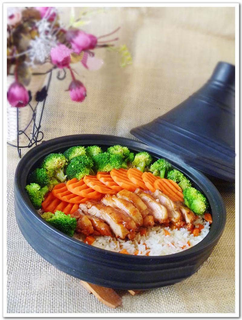 美味的新奥尔良煎鸡肉饭