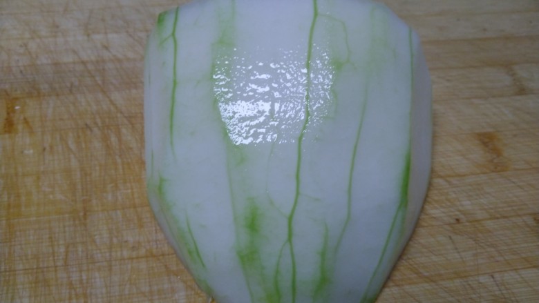 红烧冬瓜,<a style='color:red;display:inline-block;' href='/shicai/ 56'>冬瓜</a>洗净去皮
