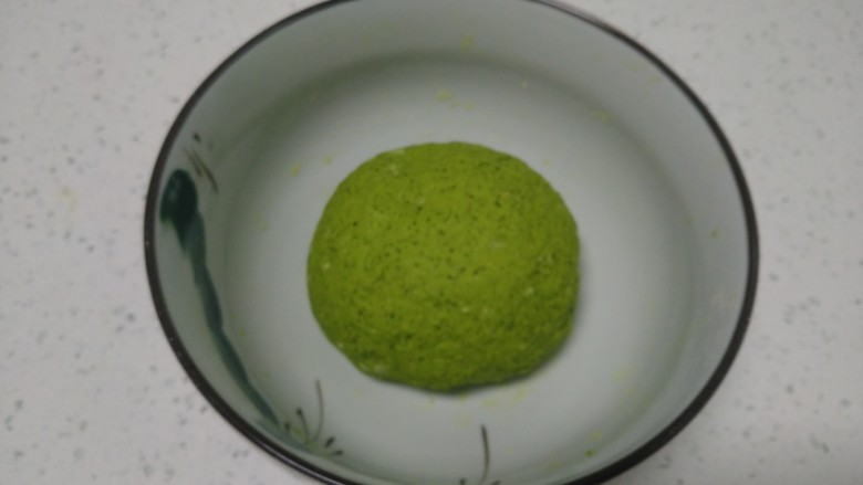鸡苗菜饺子,搅拌均匀活成光滑的面团,醒面30分钟