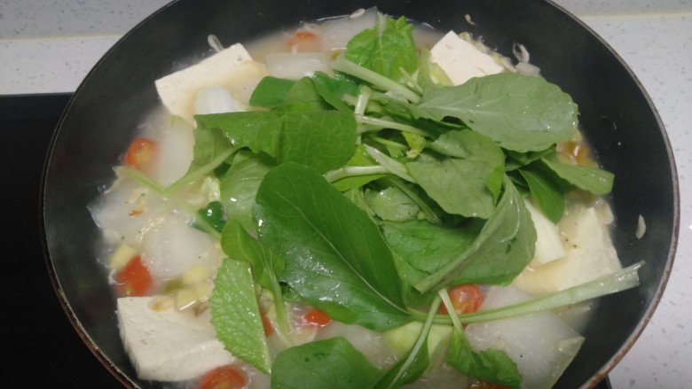 冬瓜虾米汤,煮2分钟,放入<a style='color:red;display:inline-block;' href='/shicai/ 3517'>青菜</a>