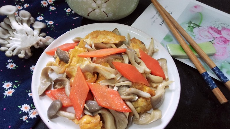 平菇 炒鸡蛋,拍上成品图,一道美味又营养的平菇炒鸡蛋就完成了