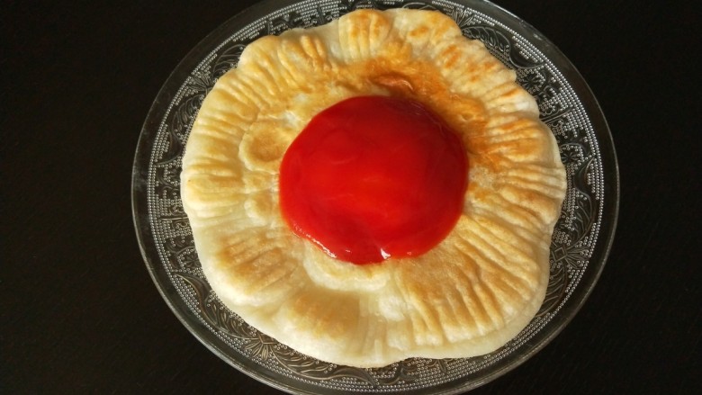 冬日暖心菜+冬日暖心太阳糯米饼,出锅挤上<a style='color:red;display:inline-block;' href='/shicai/ 86284'>番茄吐司</a>。