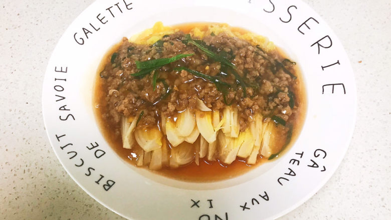 酸辣娃娃菜,酸辣娃娃菜香辣酸爽,是一道非常完美的开胃小菜,老少皆宜,喝酒下饭都可以~