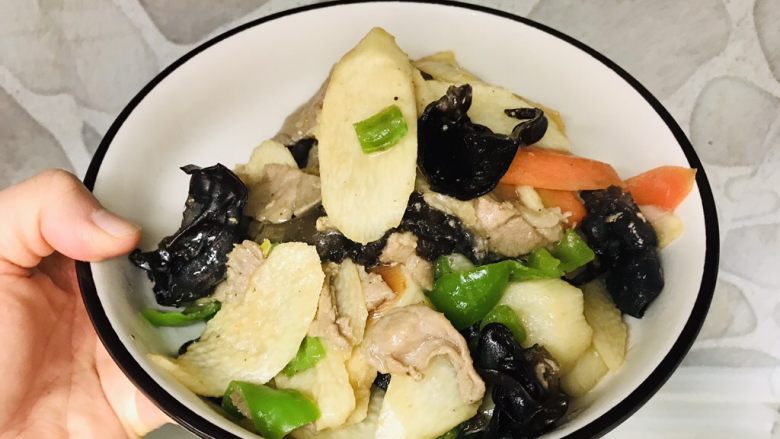 山药炒肉片,全家都爱吃的山药炒肉片出锅!