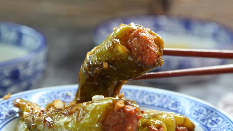 虎皮尖椒酿肉,咬一口,满满的汁