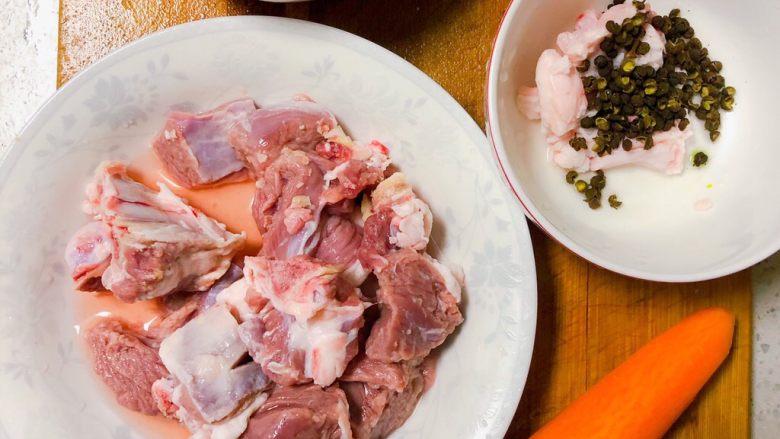 冬日暖心菜~羊肉焖黎麦饭,所需食材如图