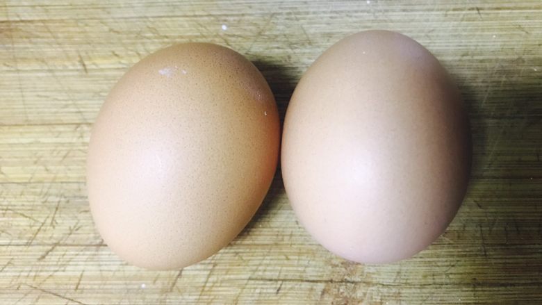 酸奶蛋糕,准备两个<a style='color:red;display:inline-block;' href='/shicai/ 9'>鸡蛋</a>