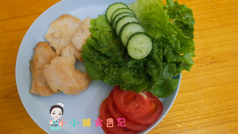 12个月以上辅食小熊汉堡,各种蔬菜切片,黄瓜 番茄 生菜等等
