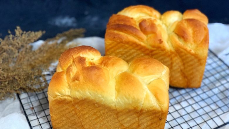 椰蓉吐司🍞🍞,出炉