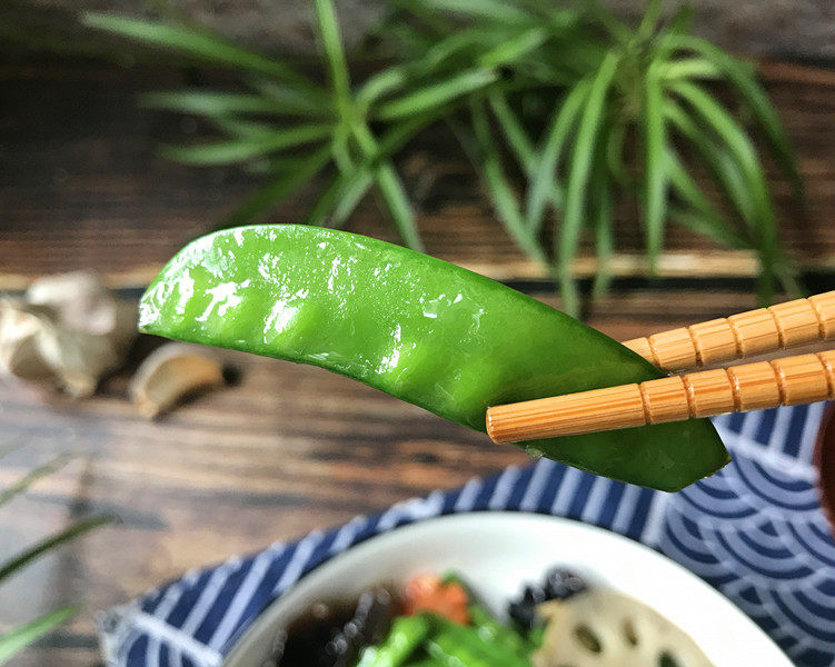 杂炒时蔬,不用勾芡,色泽翠绿,明亮又好吃