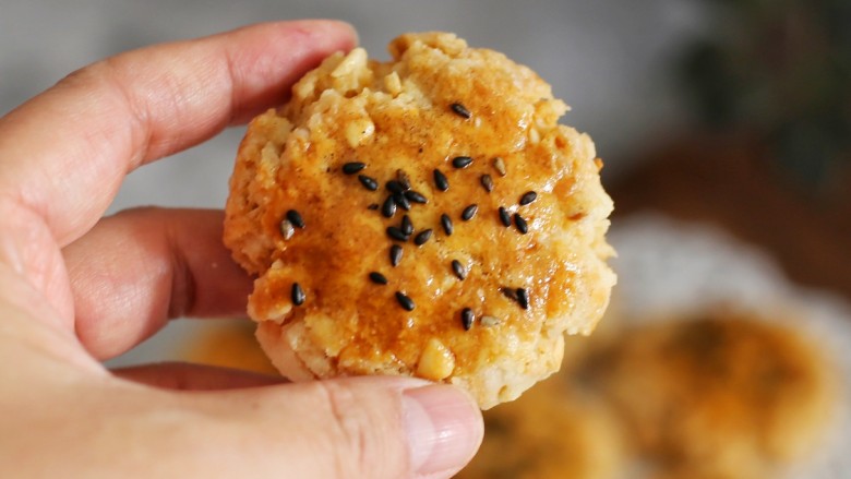 奶香花生酥饼,酥掉渣，太香啦！