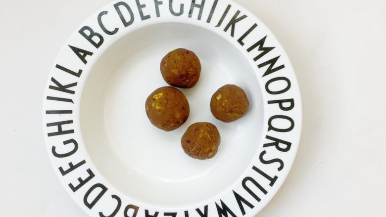 7个月加宝宝辅食：蛋黄双薯球
