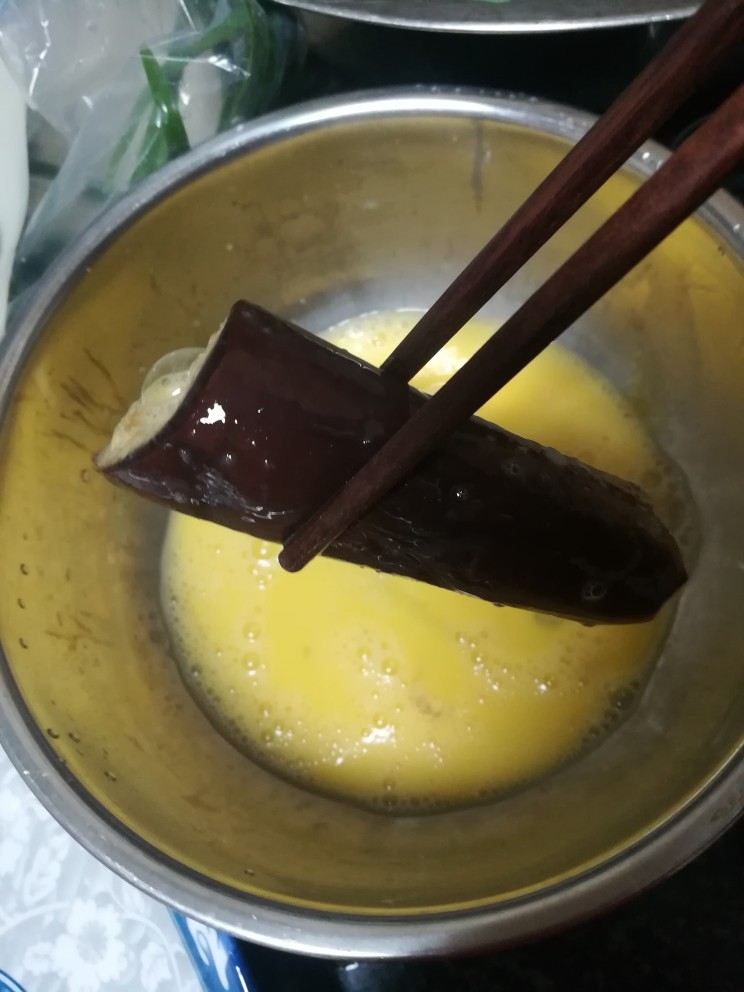 茄子你一定不陌生,可是这样的茄子你吃过没?,弄好了一个茄子