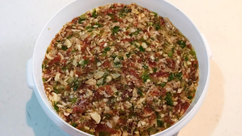 冬至美食 黄蘑猪肉馅水饺,馅料做好了备用