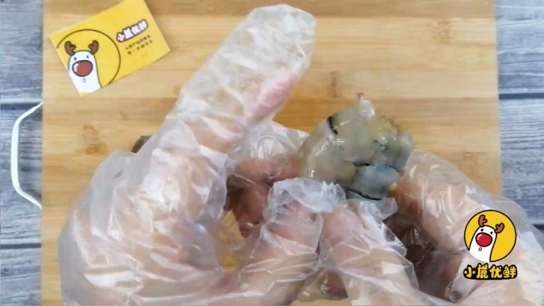 10个月宝贝生鲜鲜虾土豆条,富含虾青素!美味易消化【小鹿优鲜】,大虾去头去尾去壳,挑虾线。