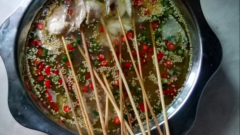 冬至美食 藤椒钵钵鸡,浸泡最少半小时。