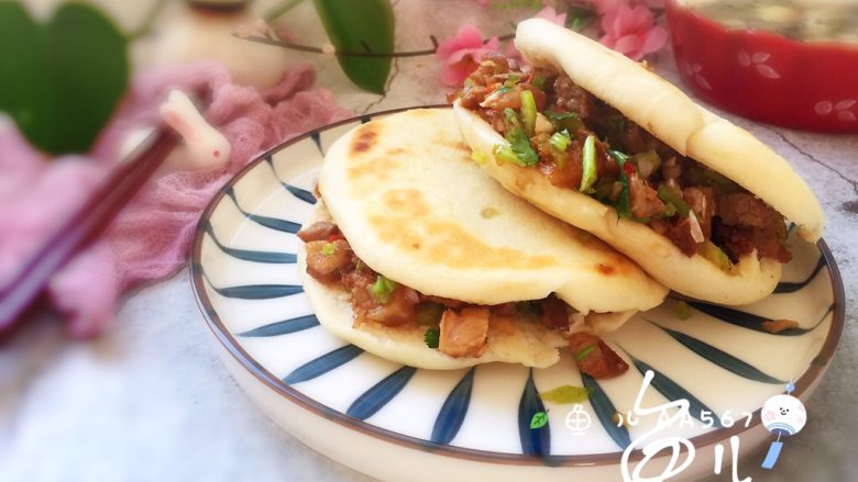 腊汁肉夹馍,闻到香味了吗?