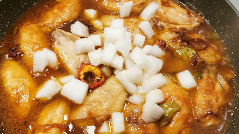冬至美食 雪梨鸡翅,烧开后转小火